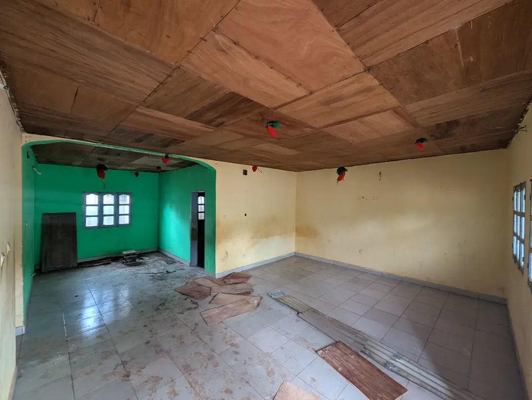 Maison moderne à louer à Bafoussam Boulevard Eveche - Image 1