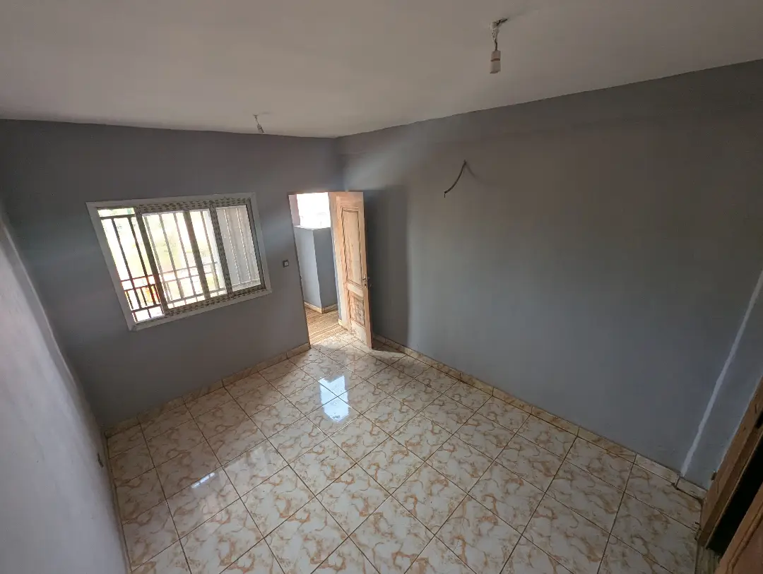 Appartement moderne à louer à Bafoussam Carrefour Explosif - Image 1