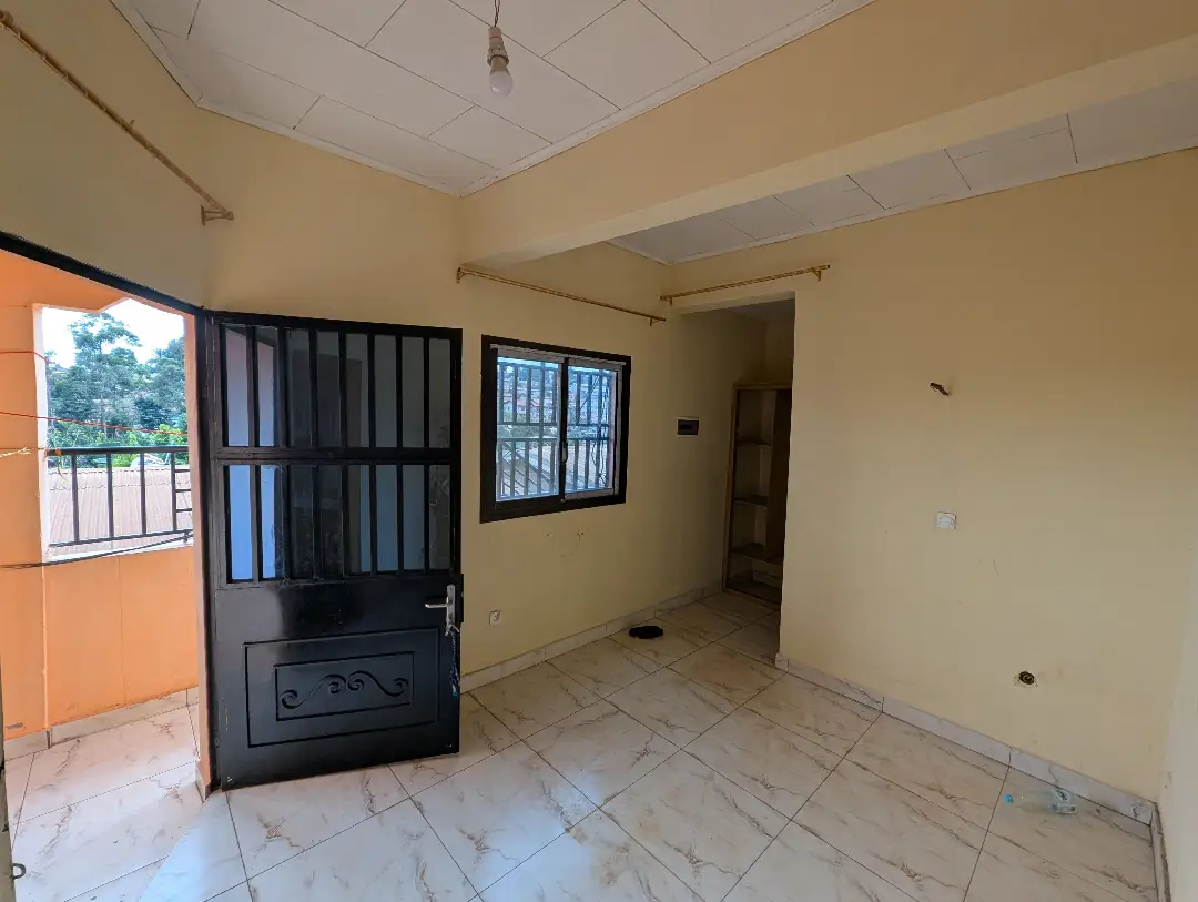 Chambre moderne à louer à Bafoussam Stade Municipal - Image 1