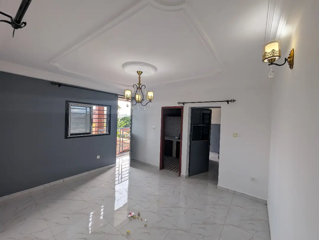 Studio moderne à louer à Bafoussam Mairie Rural - Image 1
