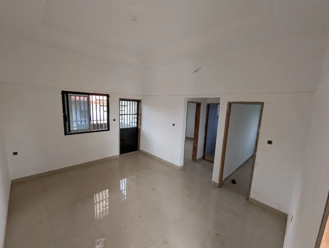 Studio moderne à louer à Bafoussam Entre Domicile Tankou - Image 1
