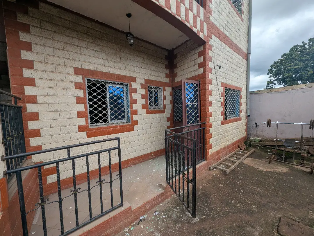 Appartement moderne à louer à Bafoussam Ta'a Mbah - Image 1