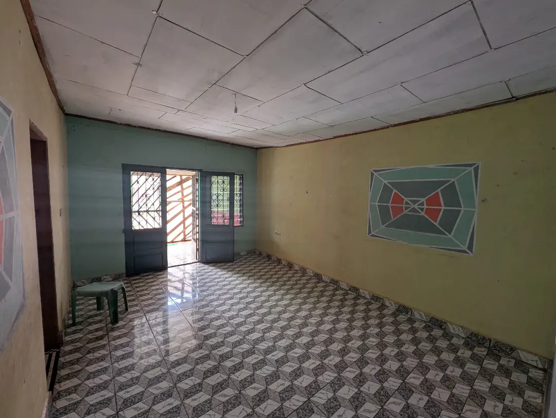Appartement moderne à louer à Bafoussam Gabon Bar - Image 1
