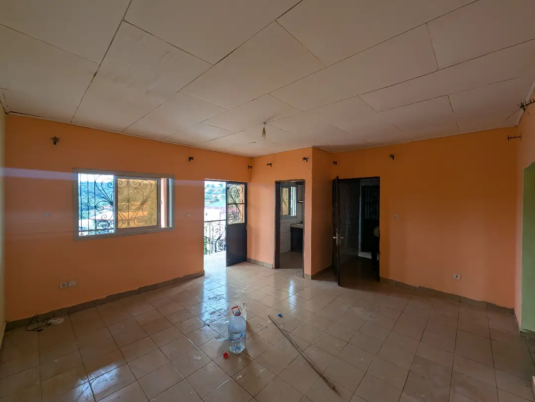 Appartement moderne à louer à Bafoussam Camoco Cami Toyota - Image 1