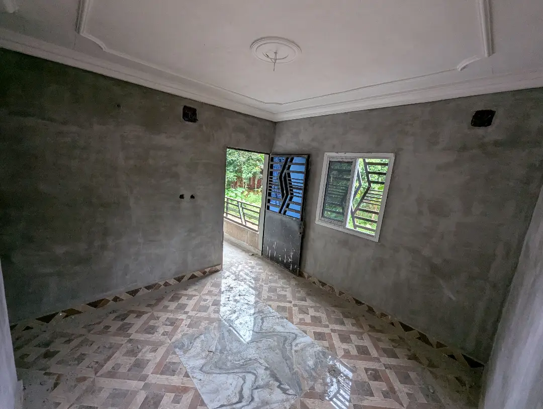 Studio moderne à louer à Bafoussam Kouongouo - Image 1