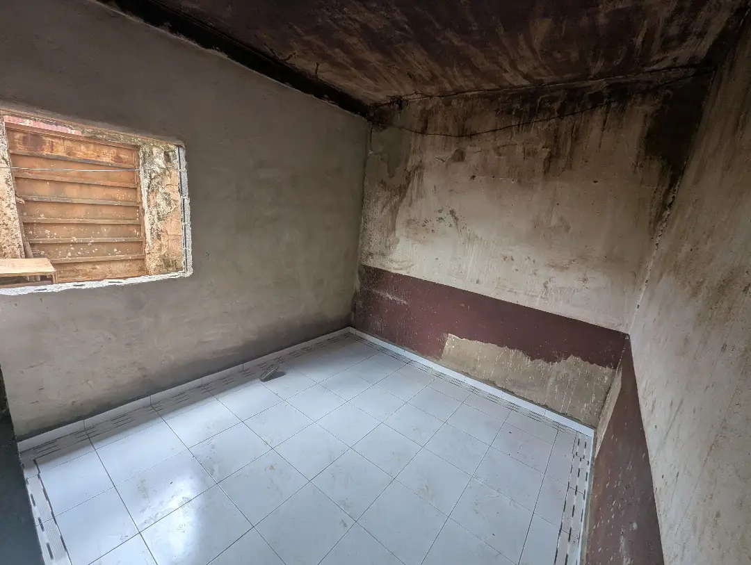 Chambre moderne à louer à Bafoussam Camp Sable - Image 1