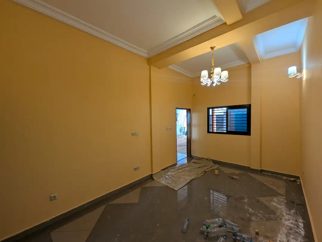 Studio moderne à louer à Bafoussam Entree De La Ville - Image 1