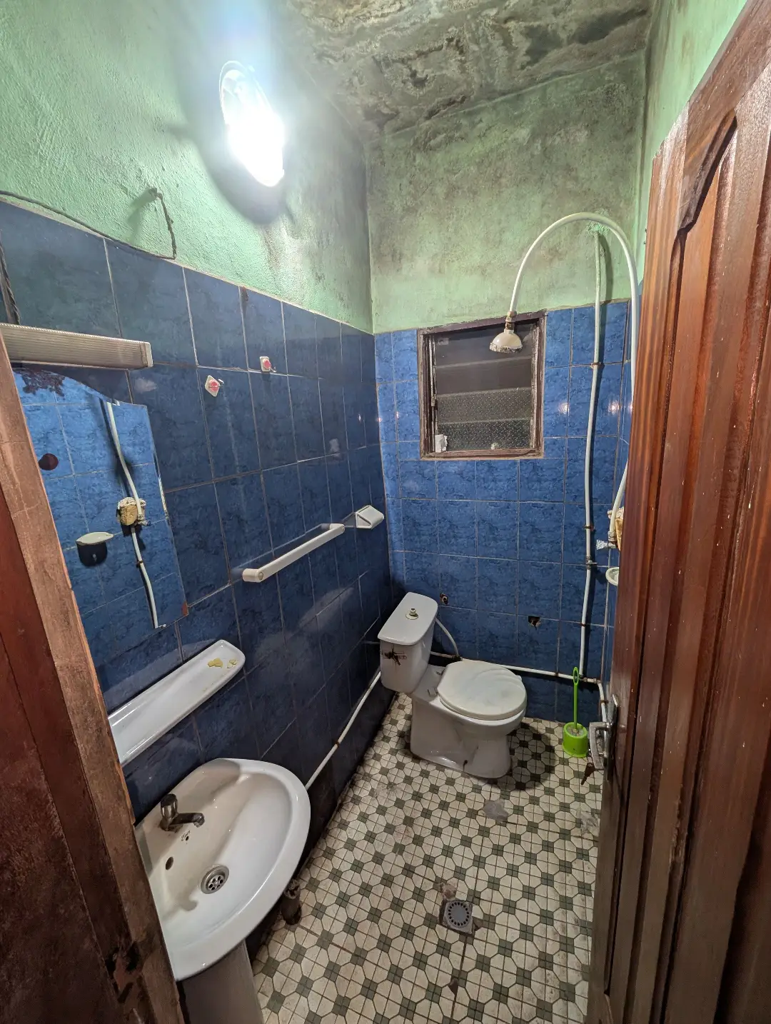 Studio moderne à louer à Bafoussam Kamkop - Image 11