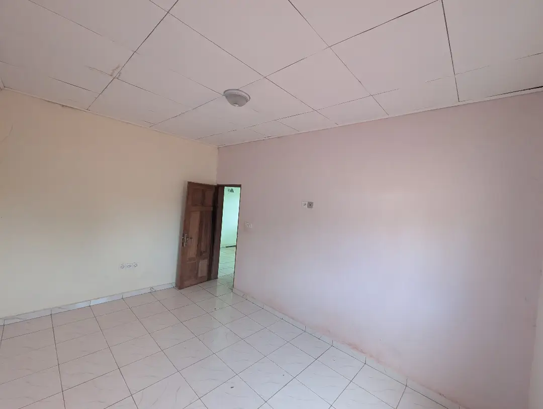 Appartement moderne à louer à Bafoussam Serie Takam - Image 11