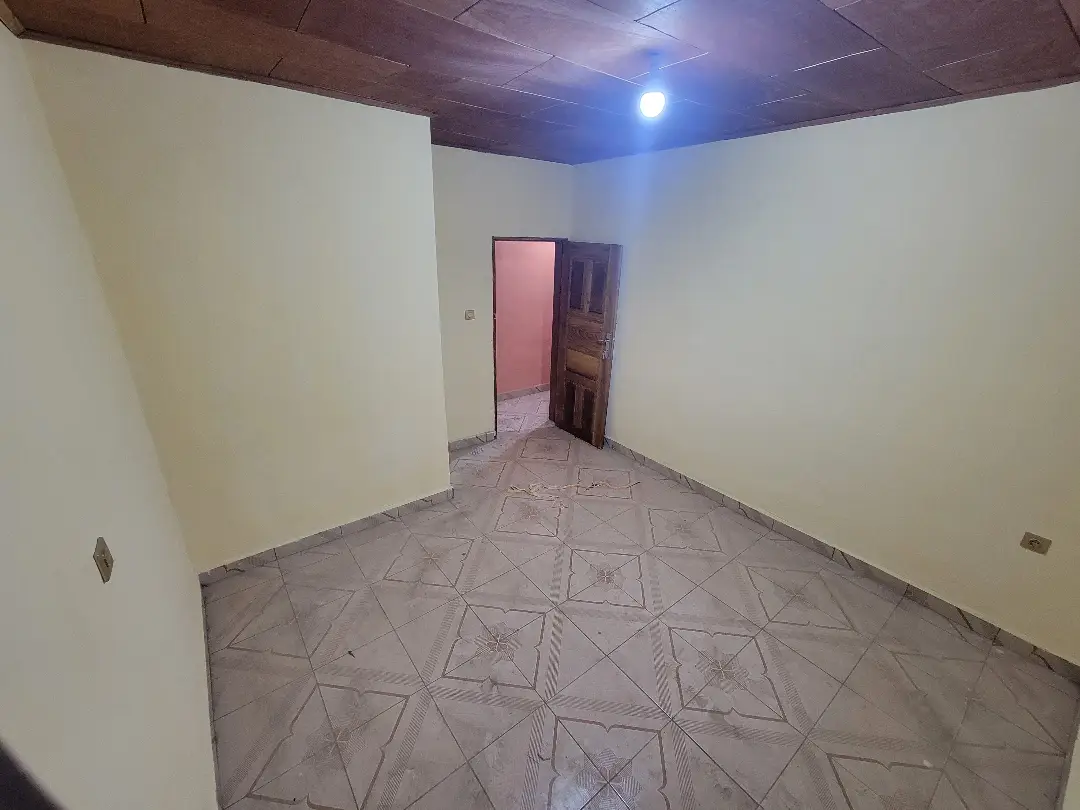 Appartement moderne à louer à Bafoussam Carrefour Ekoule - Image 11