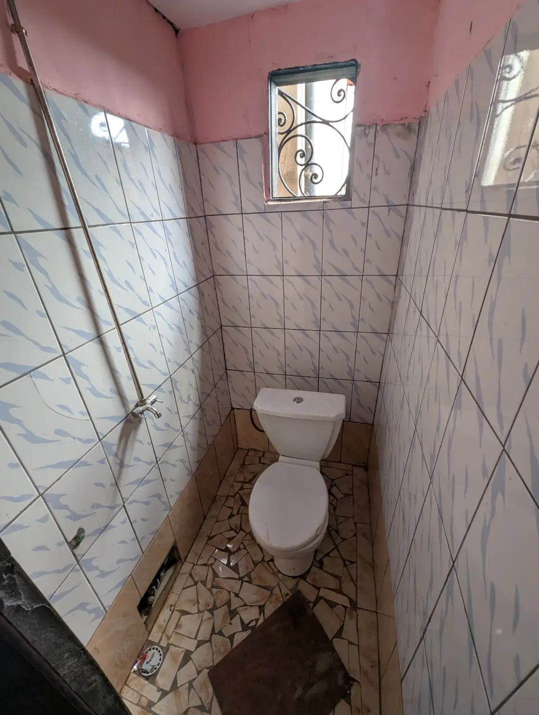 Studio moderne à louer à Bafoussam Terminus - Image 11