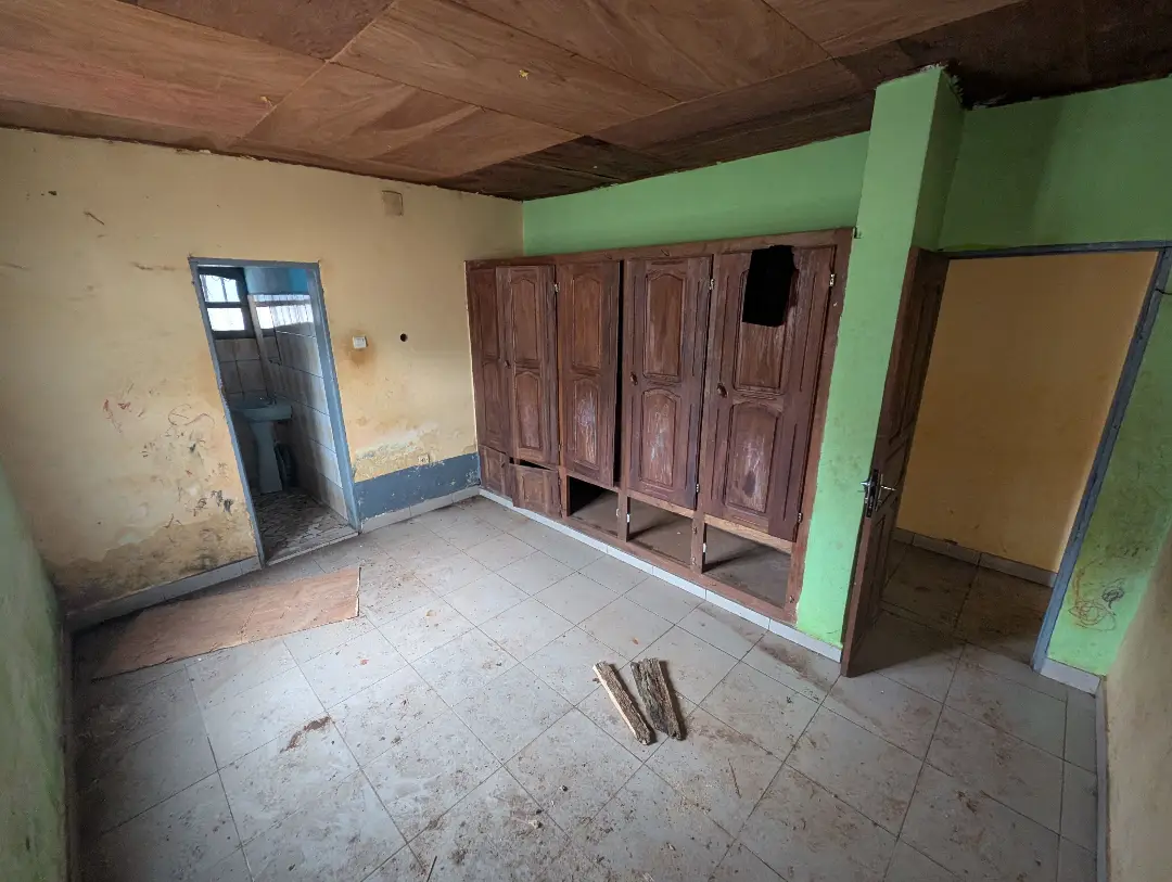 Maison moderne à louer à Bafoussam Boulevard Eveche - Image 11