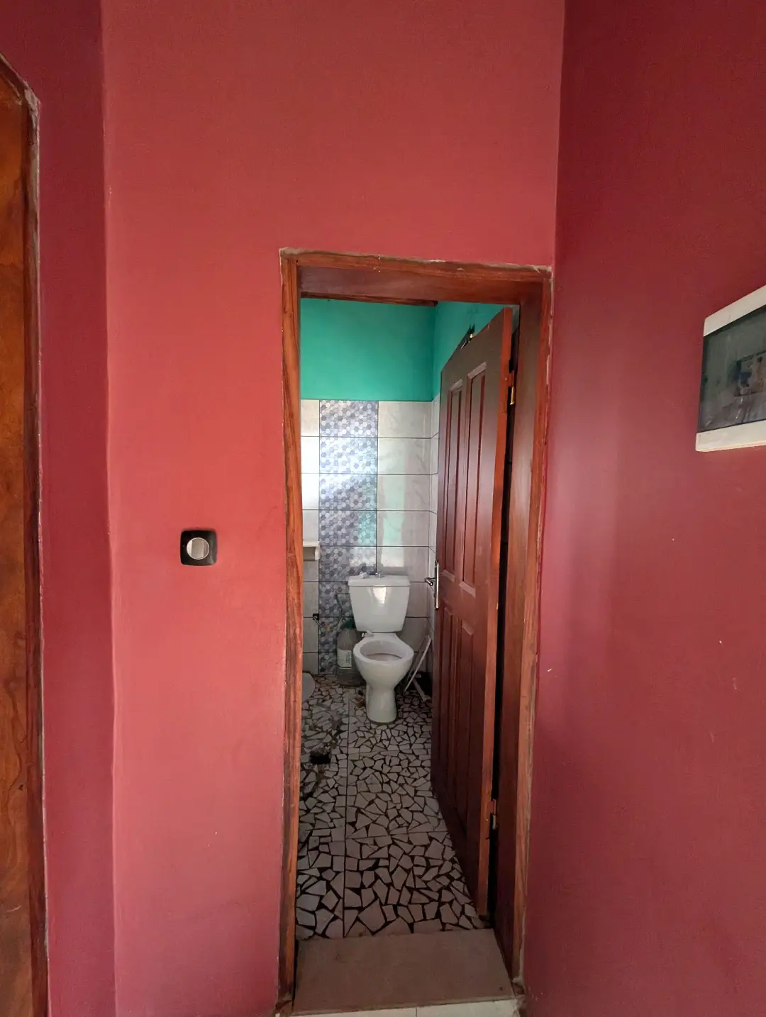 Studio moderne à louer à Bafoussam Explosif - Image 11