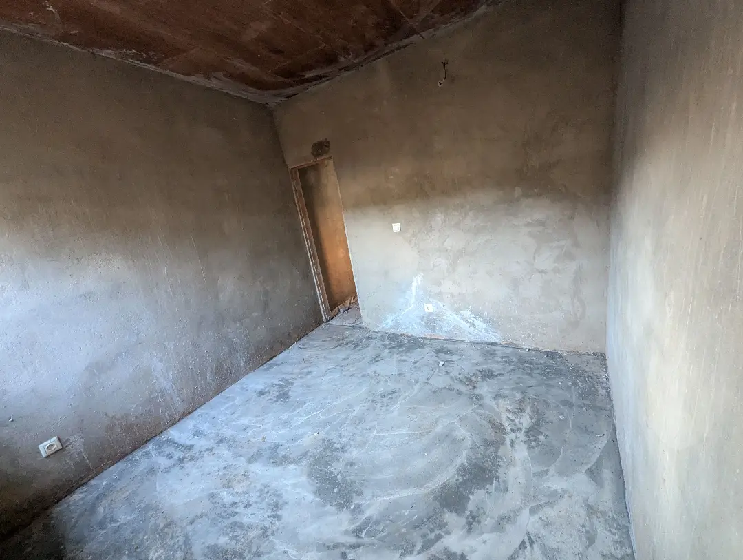 Studio moderne à louer à Bafoussam Carrefour Canne Tankou - Image 11