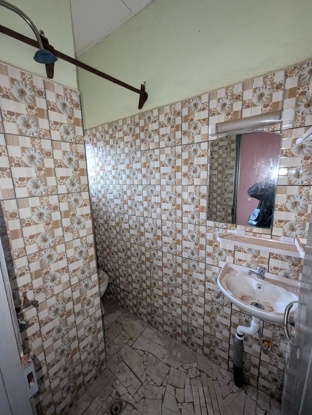 Studio moderne à louer à Bafoussam Pharmacie Salvia - Image 11