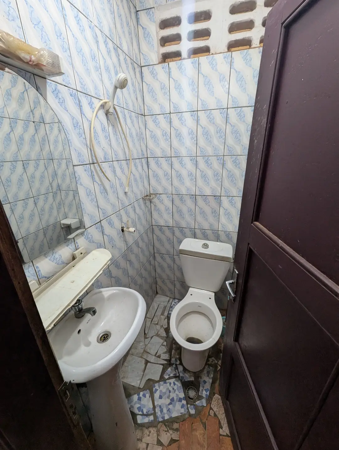 Appartement moderne à louer à Bafoussam Gabon Bar - Image 11