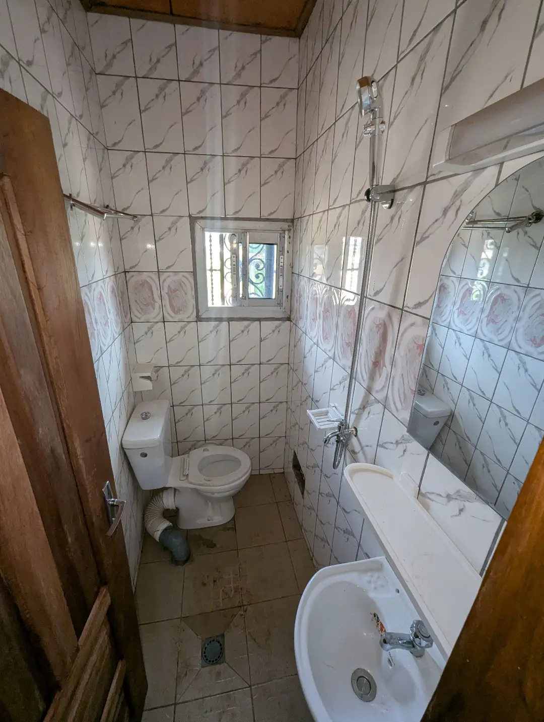 Appartement moderne à louer à Bafoussam Mairie Rural - Image 11