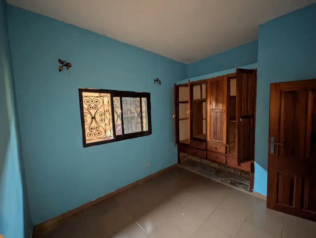 Studio moderne à louer à Bafoussam Kamkop - Image 12