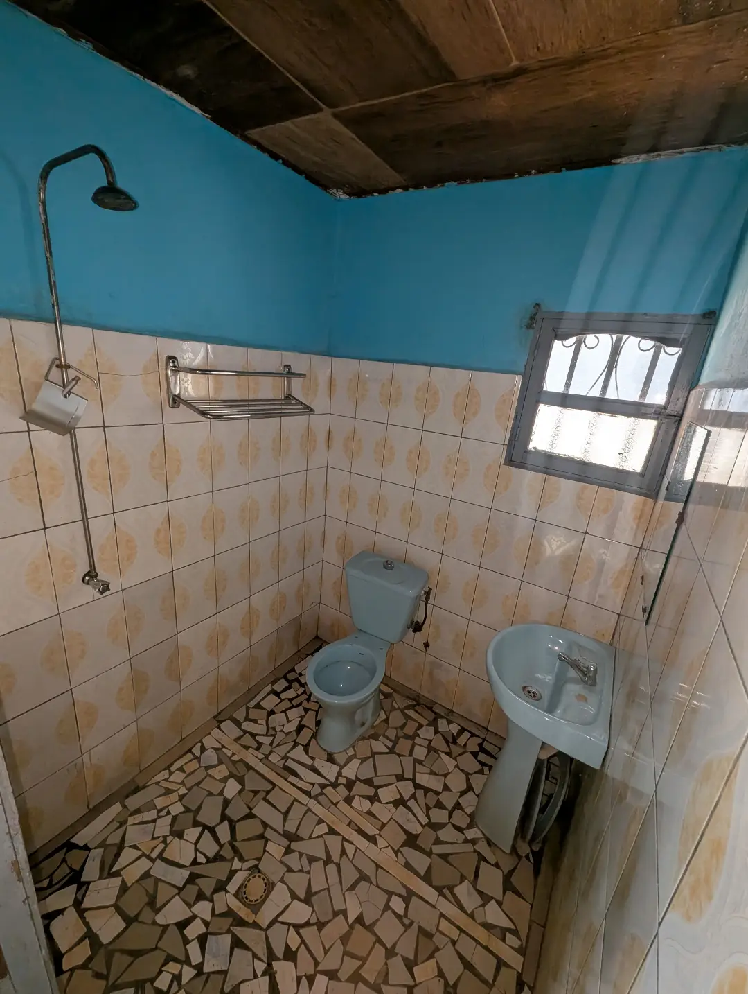 Maison moderne à louer à Bafoussam Boulevard Eveche - Image 12