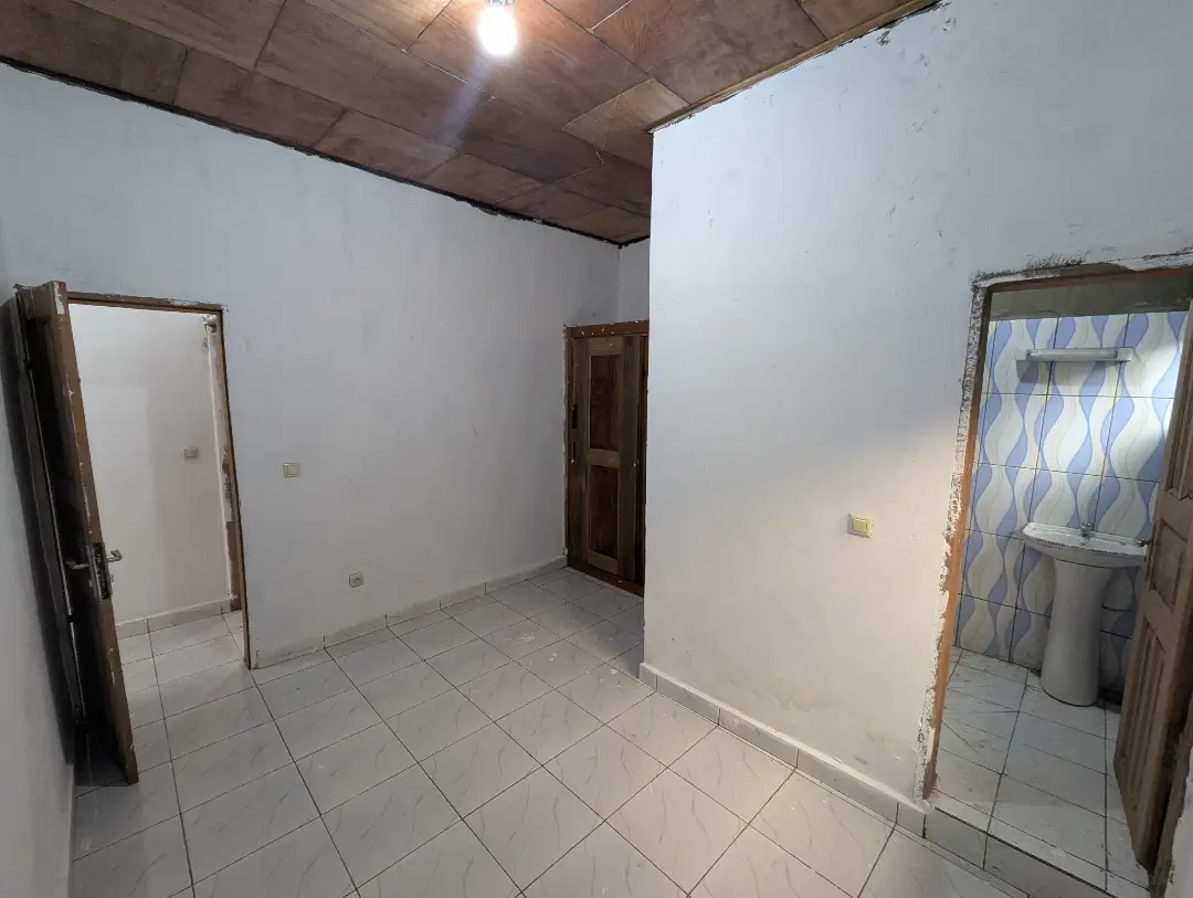 Appartement moderne à louer à Bafoussam 3eme Carrefour Eveche - Image 12
