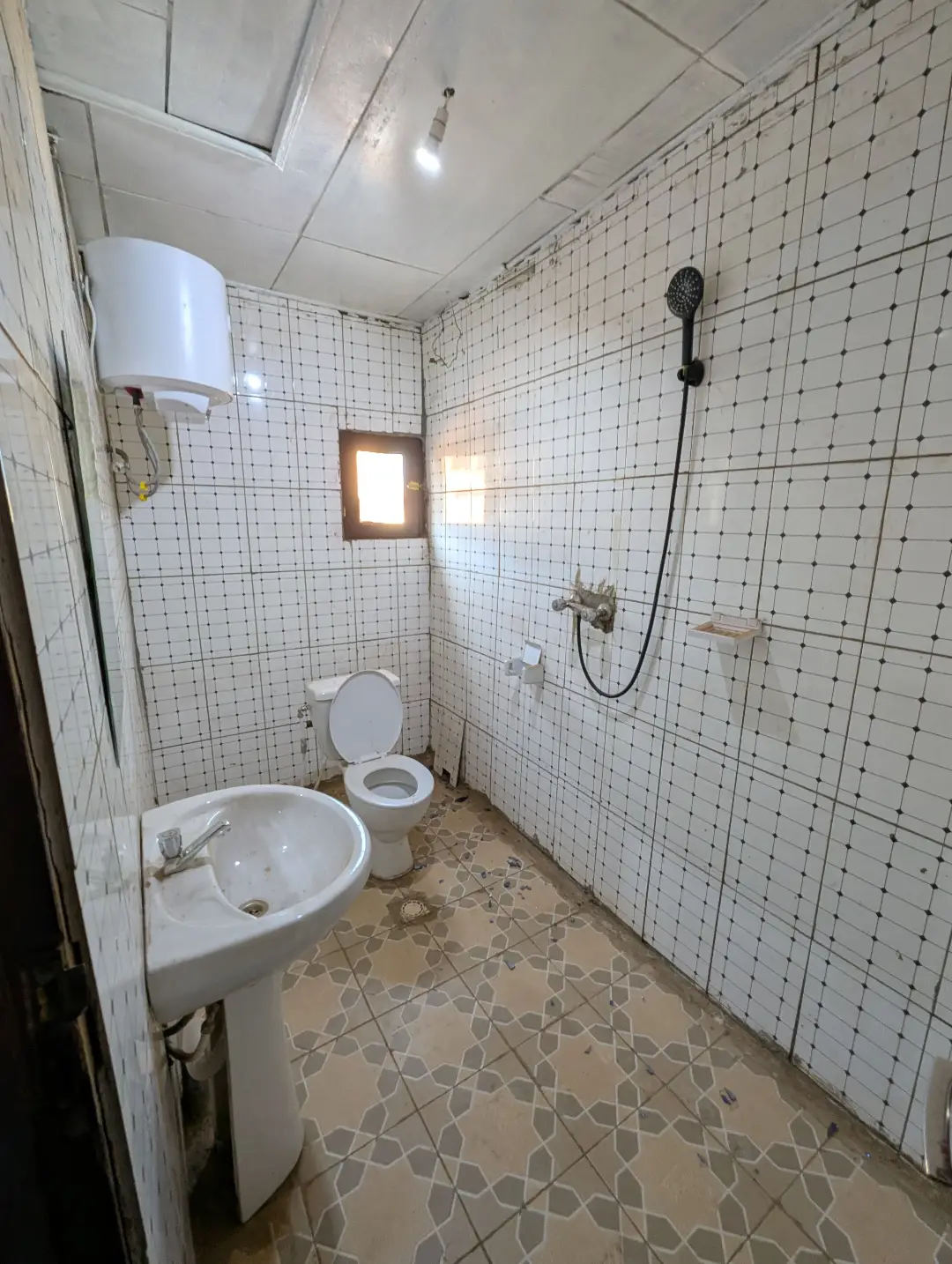Maison moderne à louer à Bafoussam Madelon - Image 12