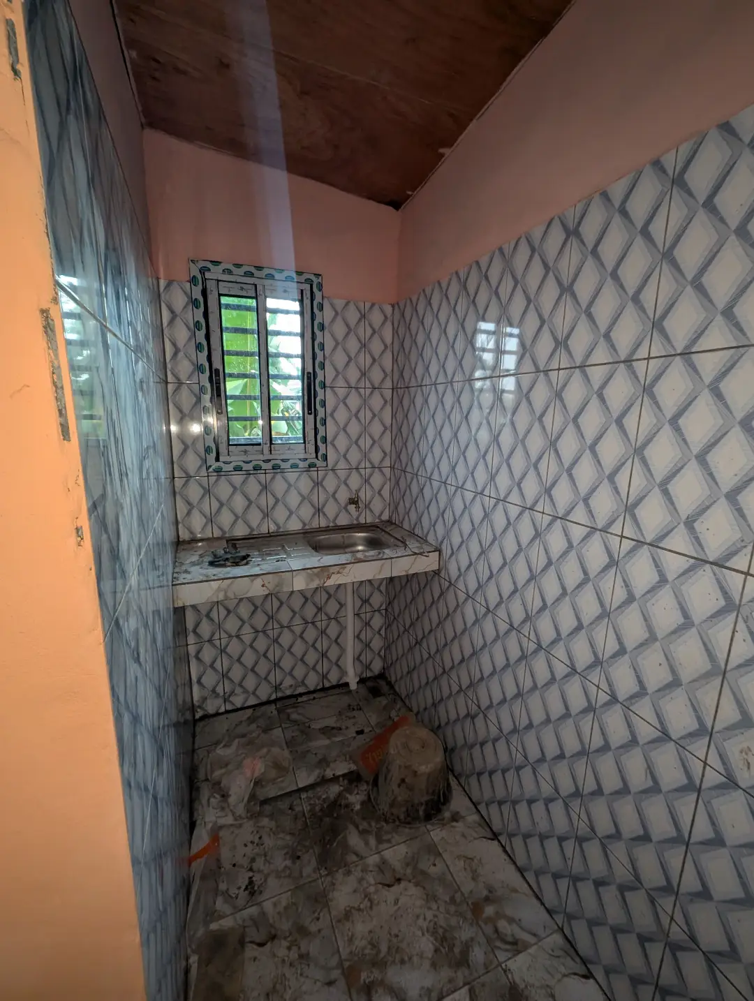 Studio moderne à louer à Bafoussam Saint Thomas - Image 12