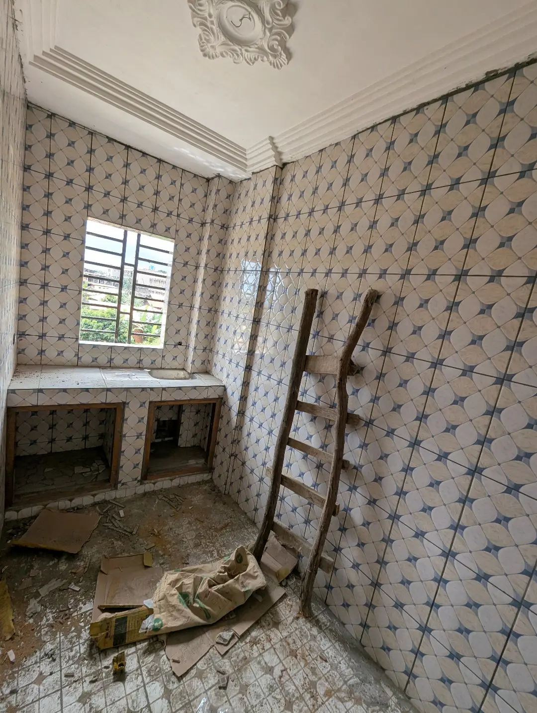 Studio moderne à louer à Bafoussam Camp Sapeur - Image 12