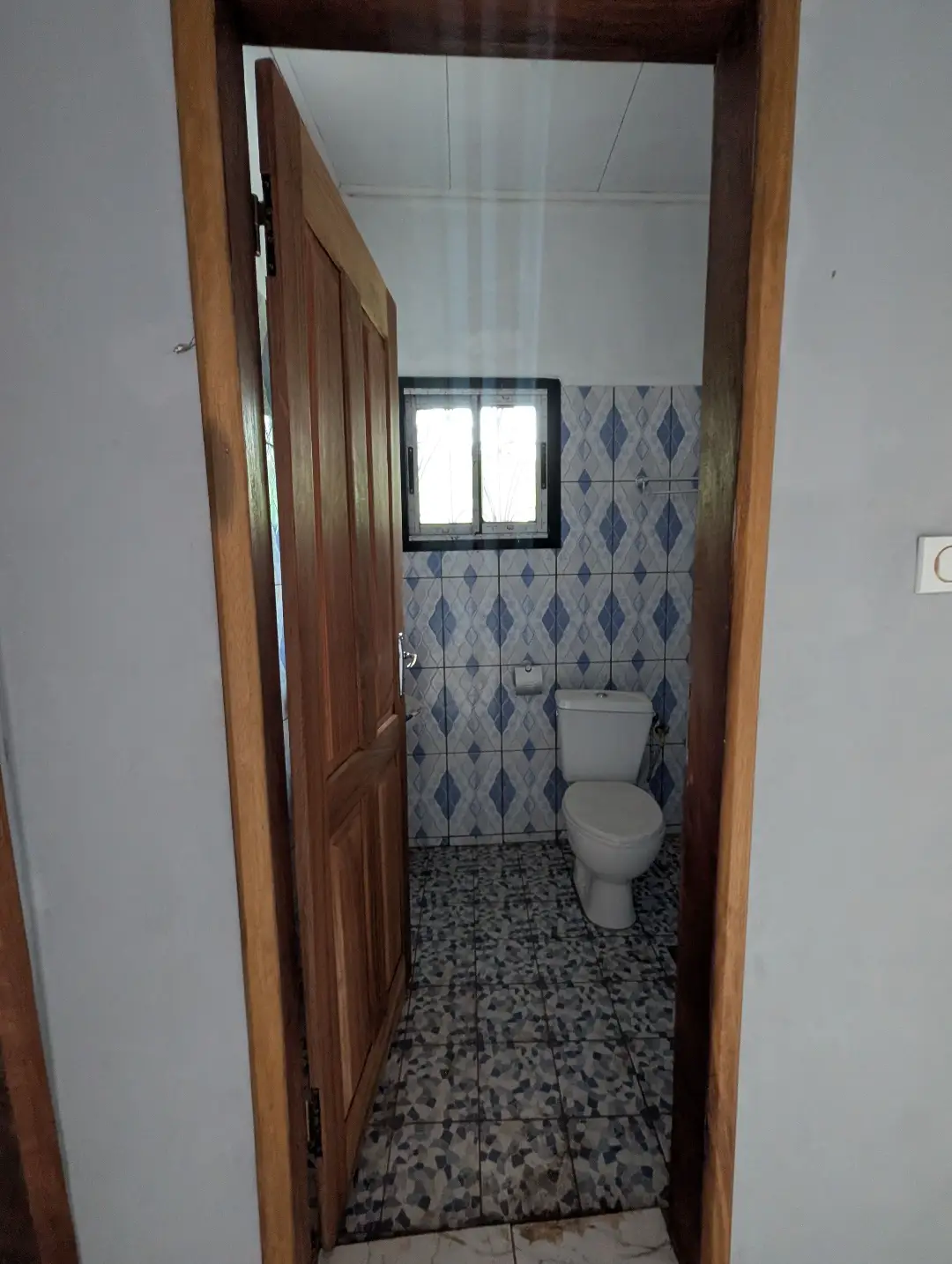 Appartement moderne à louer à Bafoussam Entree De La Ville - Image 12
