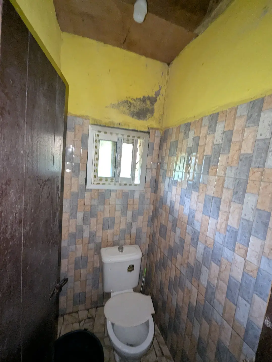 Studio moderne à louer à Bafoussam Toket (lycee) - Image 12