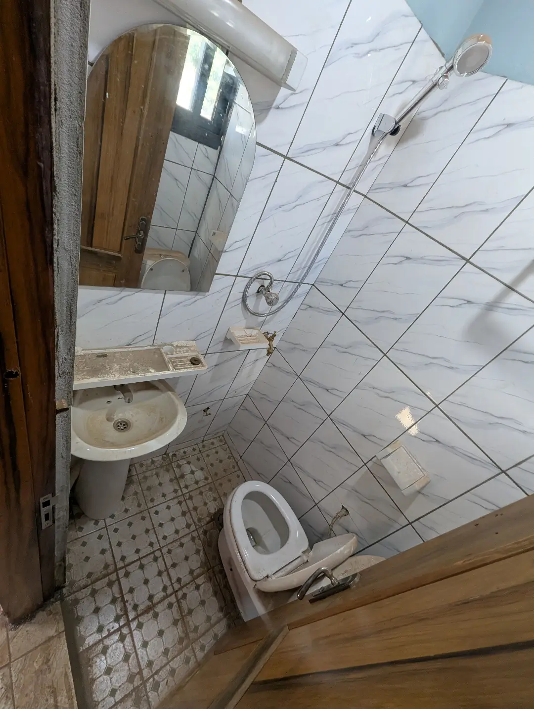 Appartement moderne à louer à Bafoussam Carrefour Ekoule - Image 13