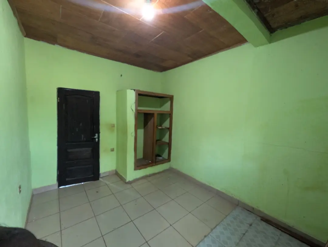 Appartement moderne à louer à Bafoussam Boulevard Eveche - Image 13