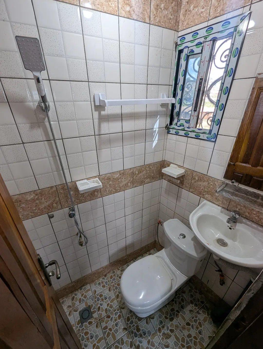 Appartement moderne à louer à Bafoussam Marche Casa - Image 13
