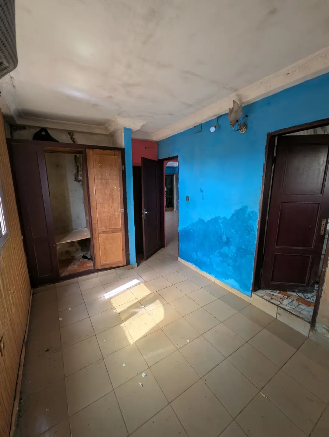 Appartement moderne à louer à Bafoussam Gabon Bar - Image 13