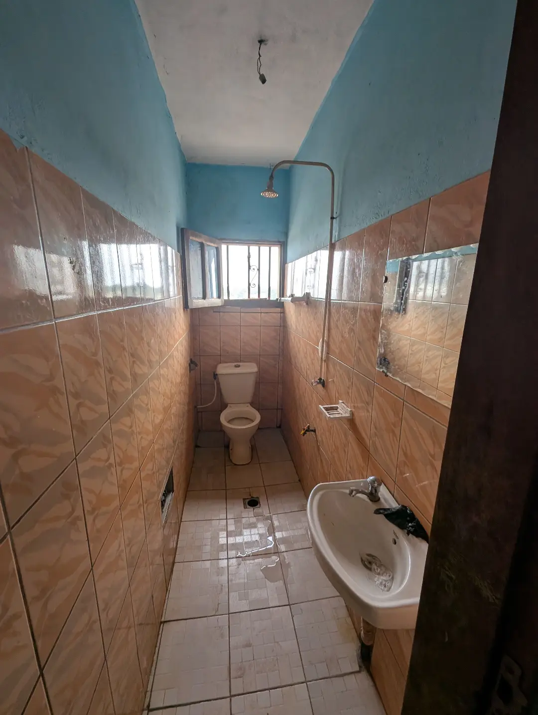 Studio moderne à louer à Bafoussam Colaco - Image 14