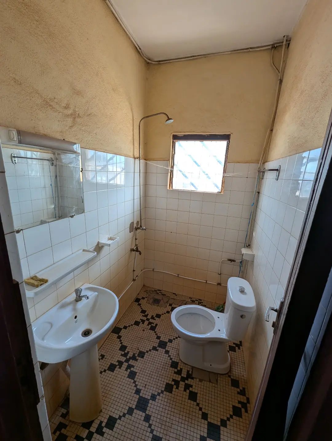 Appartement moderne à louer à Bafoussam Total D'en Bas - Image 14