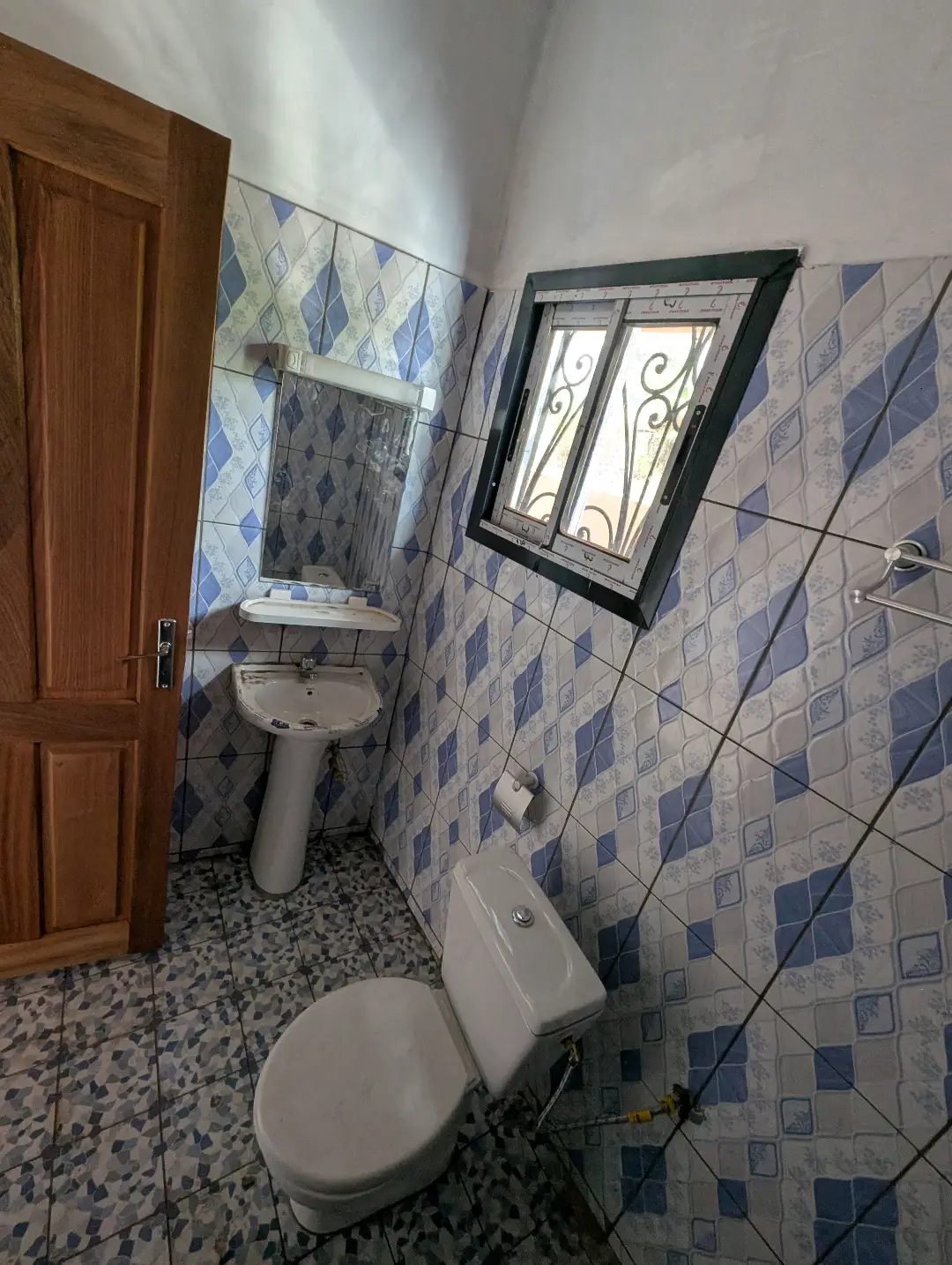Appartement moderne à louer à Bafoussam Entree De La Ville - Image 14