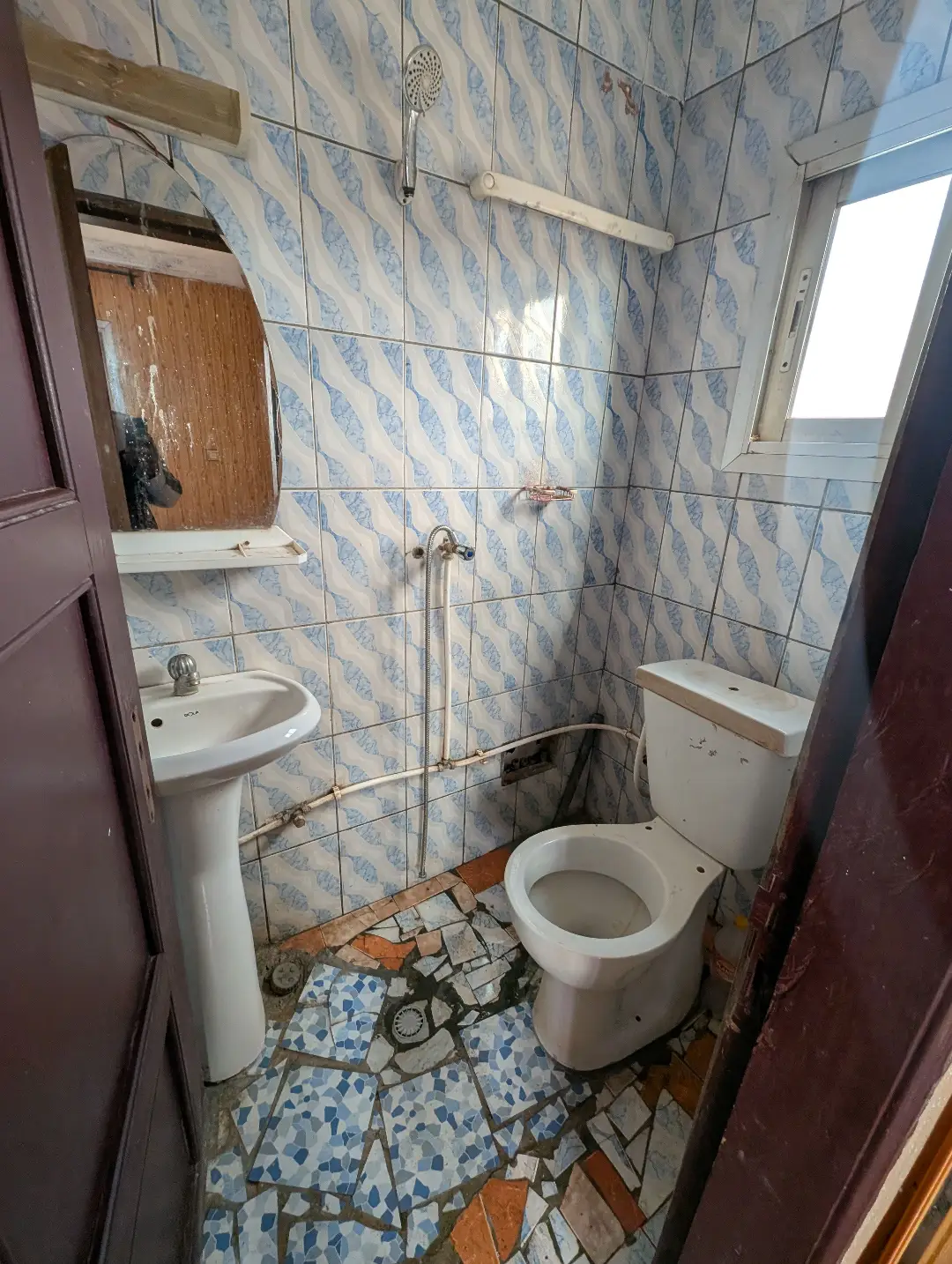 Appartement moderne à louer à Bafoussam Gabon Bar - Image 14