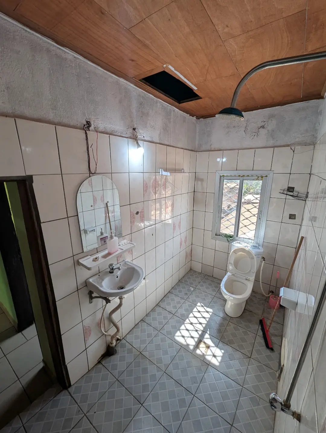 Appartement moderne à louer à Bafoussam Boulevard Eveche - Image 15