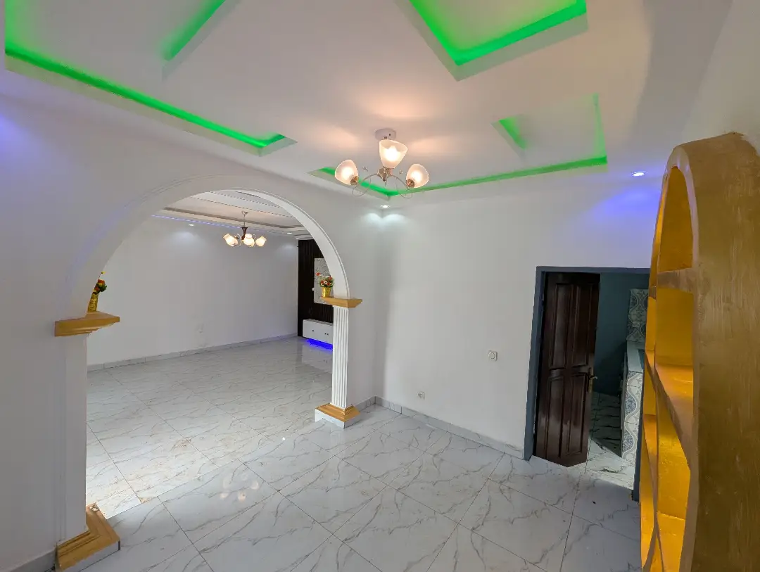 Villa moderne à vendre à Bafoussam Memboutchi - Image 15