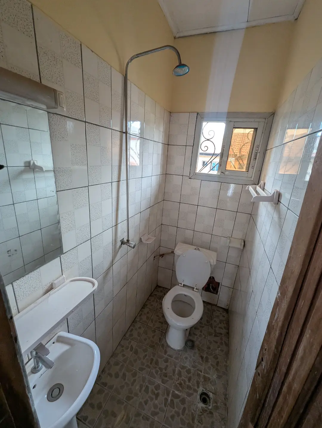 Appartement moderne à louer à Bafoussam Camoco Cami Toyota - Image 15