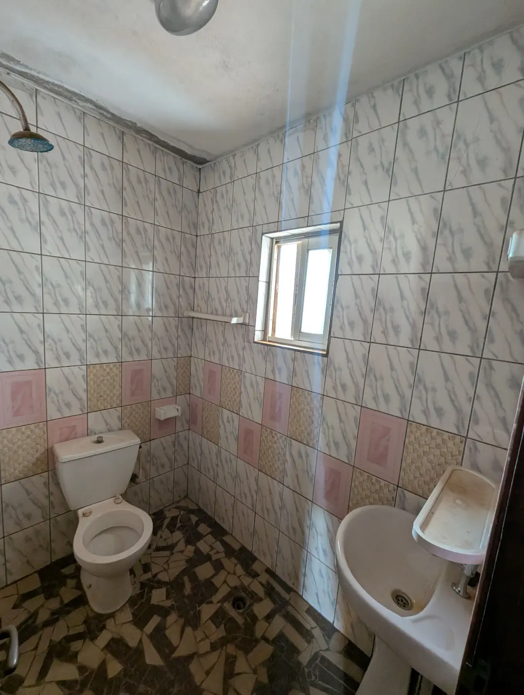 Appartement moderne à louer à Bafoussam Entree Ecole Normale - Image 15