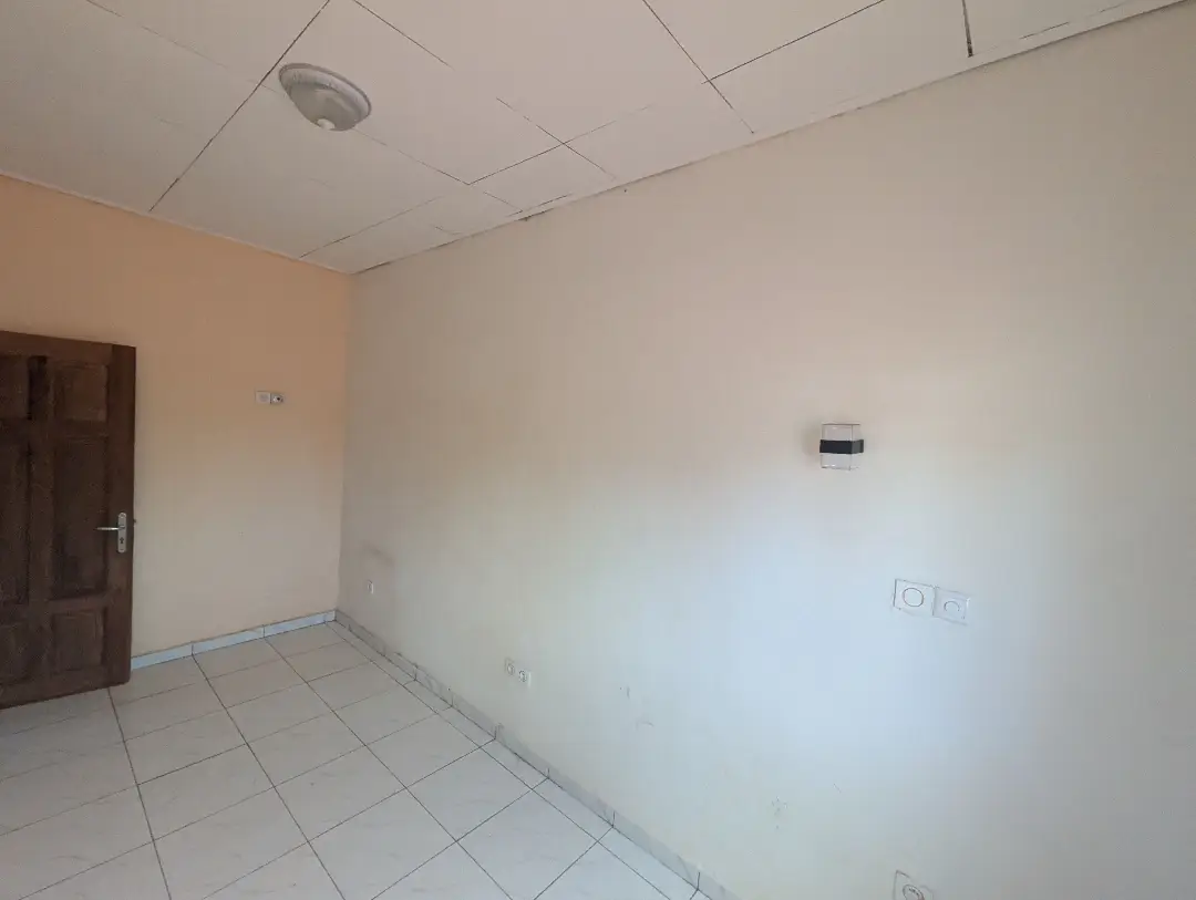 Appartement moderne à louer à Bafoussam Serie Takam - Image 16