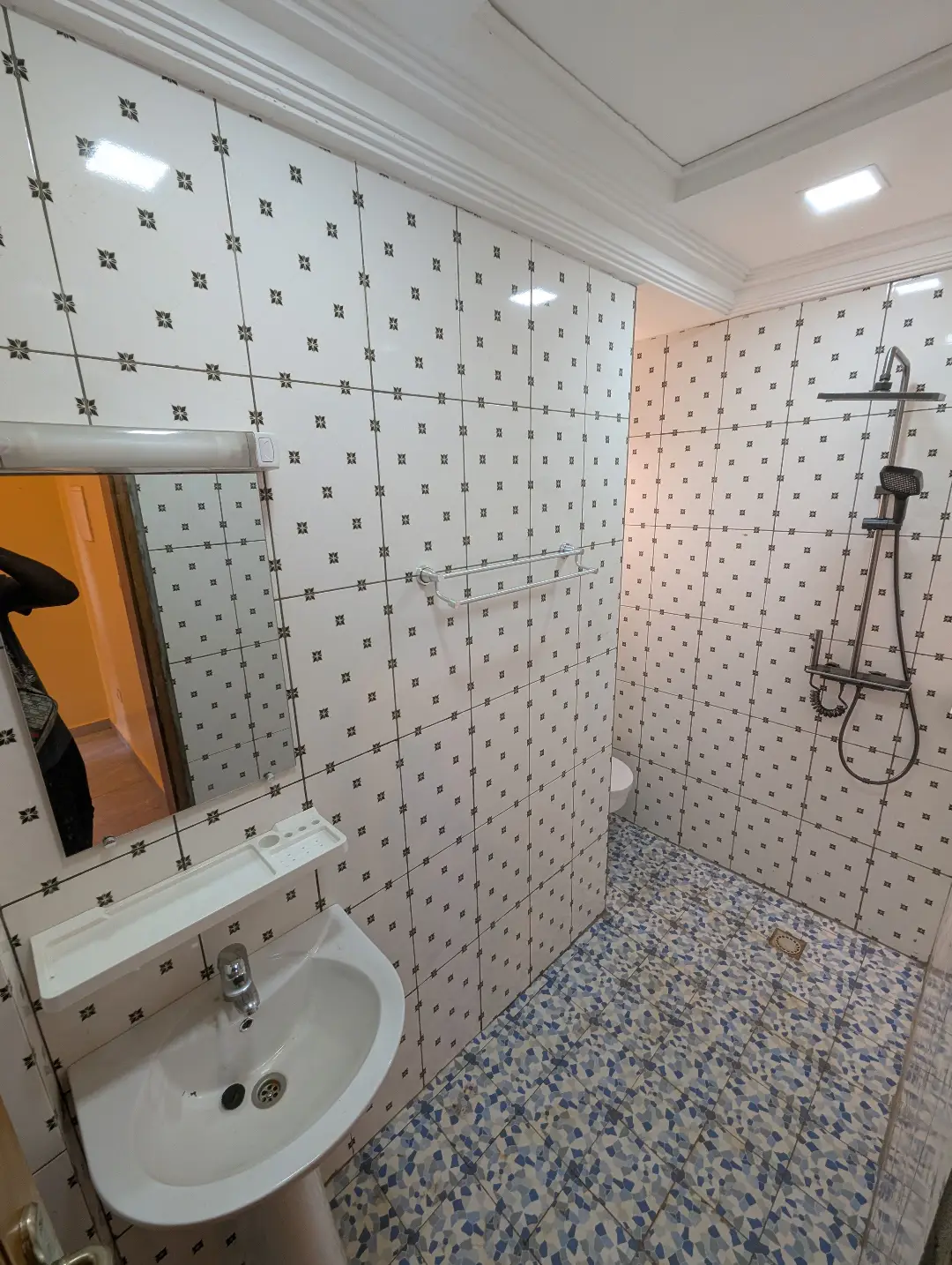 Appartement moderne à louer à Bafoussam 2eme Carrefour Eveche - Image 17