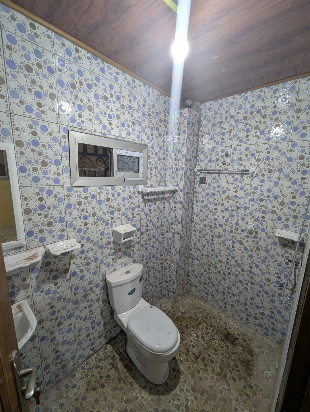 Appartement moderne à louer à Bafoussam Stade Municipal - Image 17