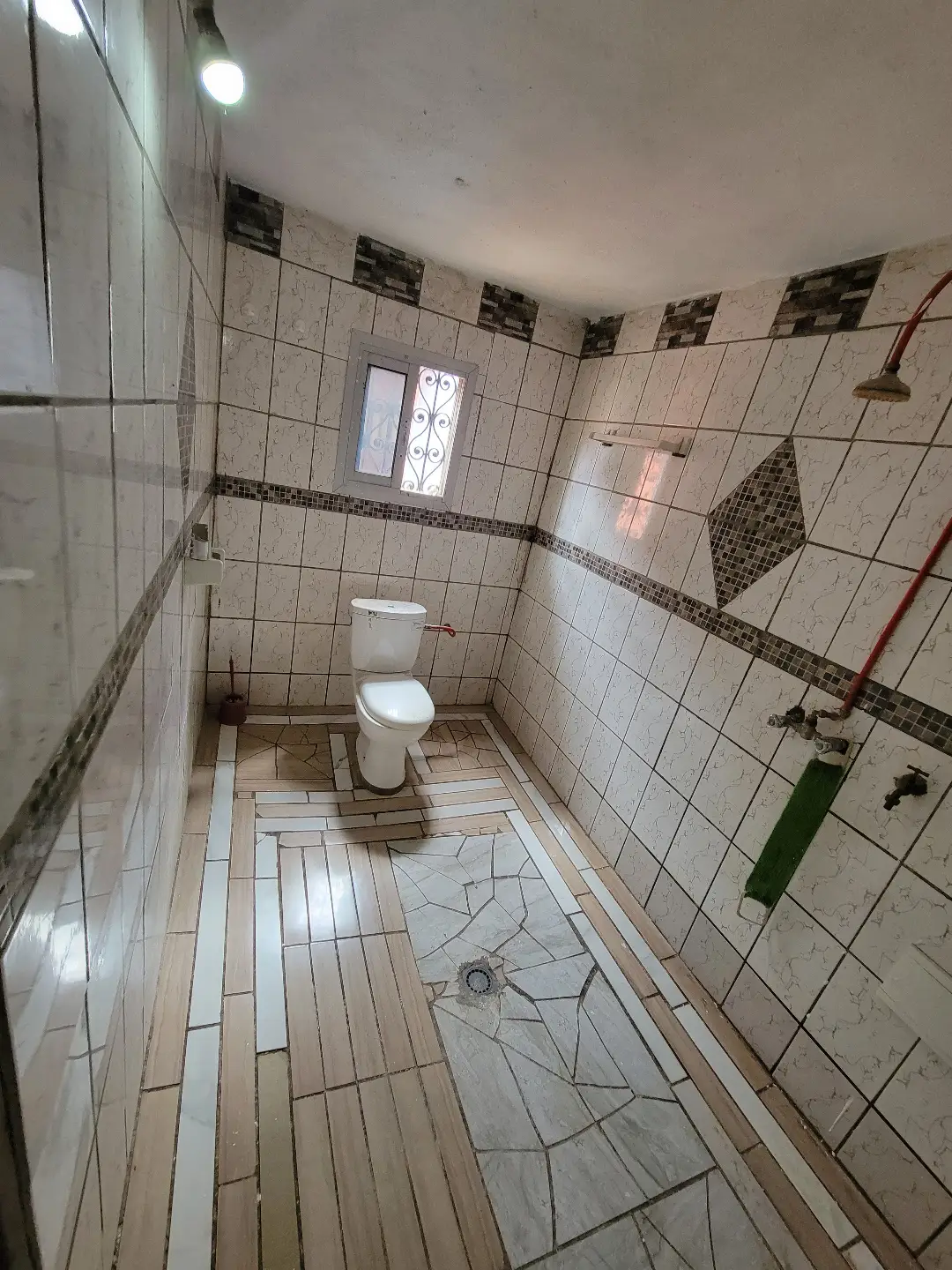 Villa moderne à louer à Bafoussam Force De Dieu - Image 19