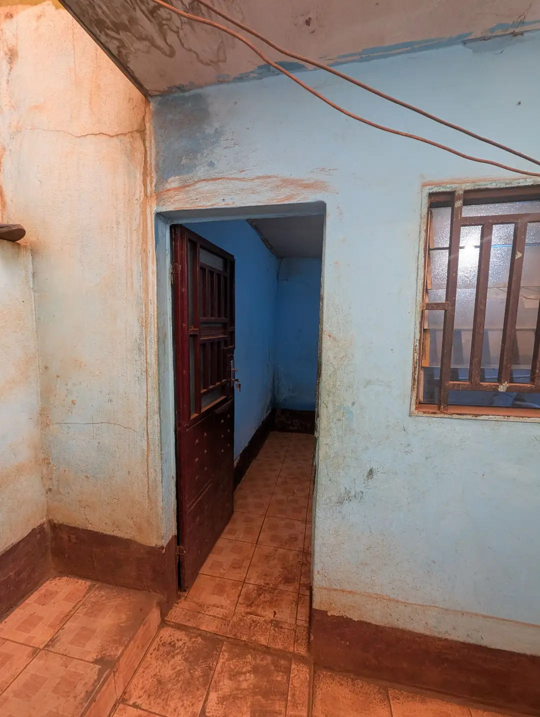 Studio moderne à louer à Bafoussam Explosif - Image 2