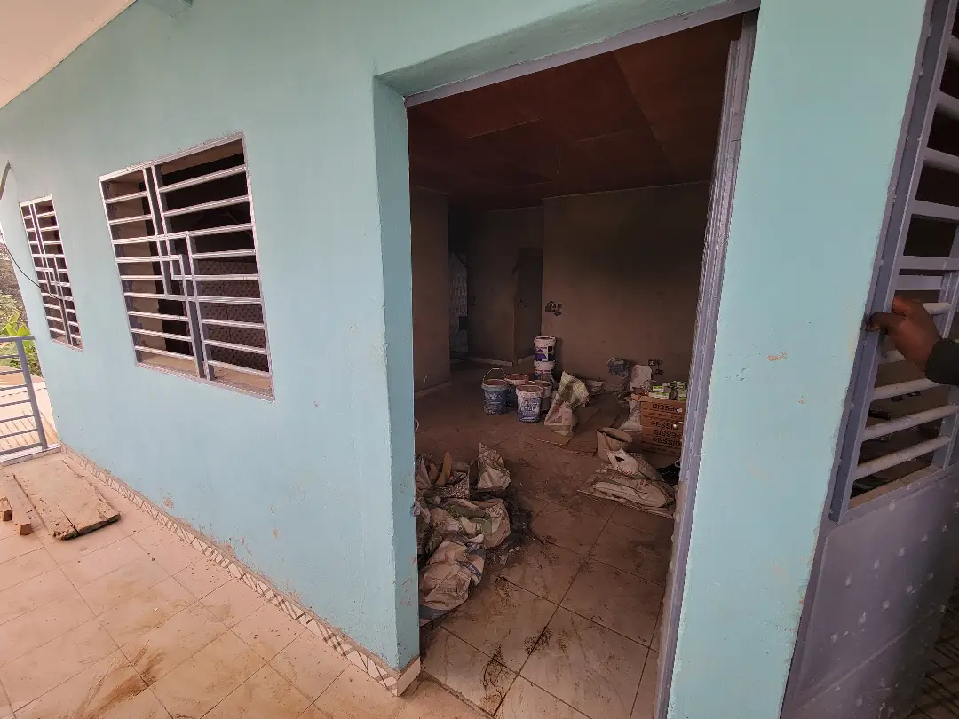 Studio moderne à louer à Bafoussam Ngouache I - Image 2