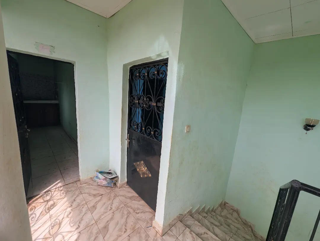 Appartement moderne à louer à Bafoussam Serie Takam - Image 2