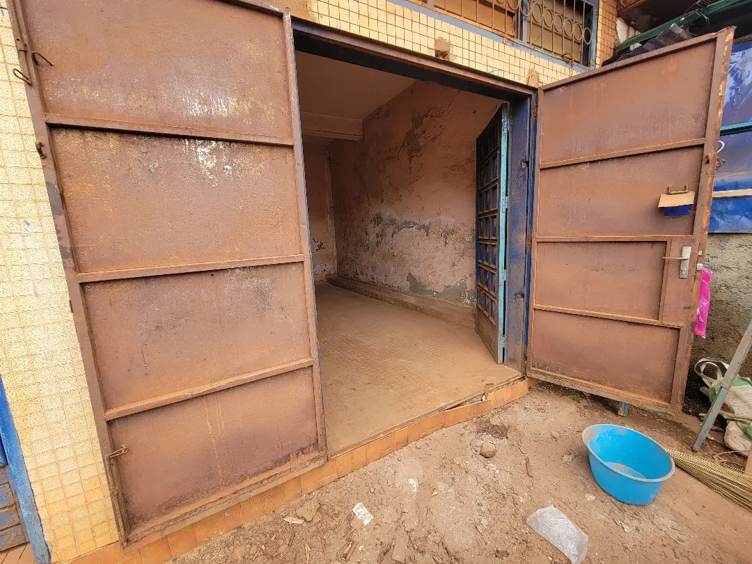 Magasin  à louer à Bafoussam Famla - Image 2
