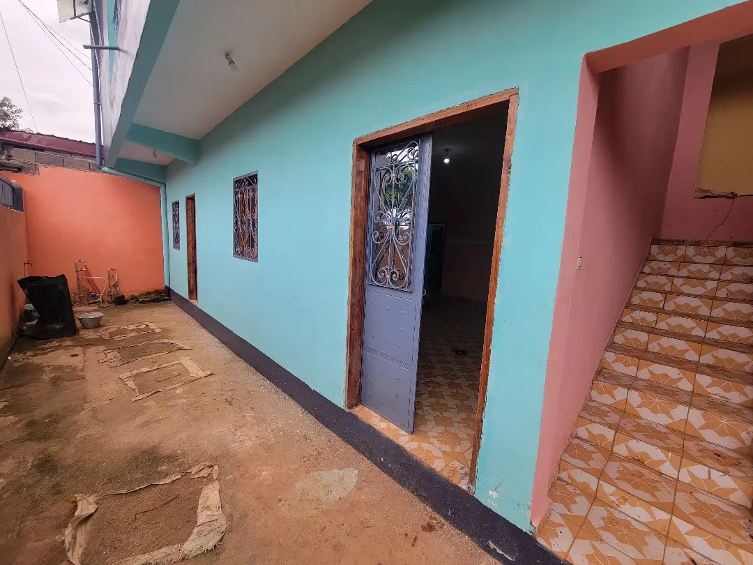 Appartement moderne à louer à Bafoussam Fin Goudron Toket - Image 2